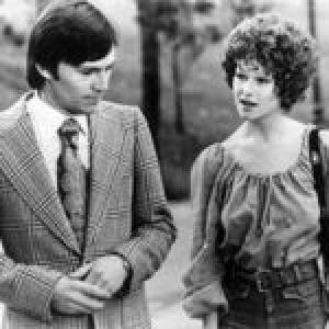 Logo de l'activitat Crims entre línies: introducció a la novel·la negra 